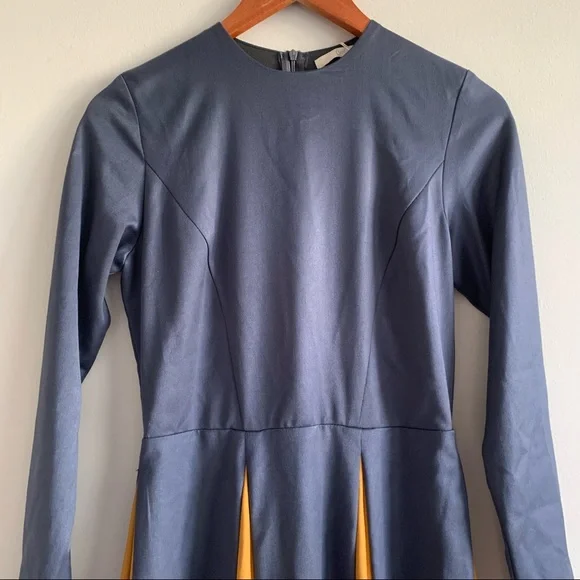 Carlucci Colorblock Pleated Dress mustard - Picture 3 of 9